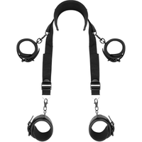 FETISH SUBMISSIVE - POSITION MAÎTRE AVEC 4 MENOTTES DOUBLÉES DE NOPRÈNE